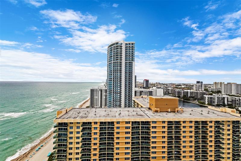 Image 30 of 45 For 2301 Ocean Dr  2608