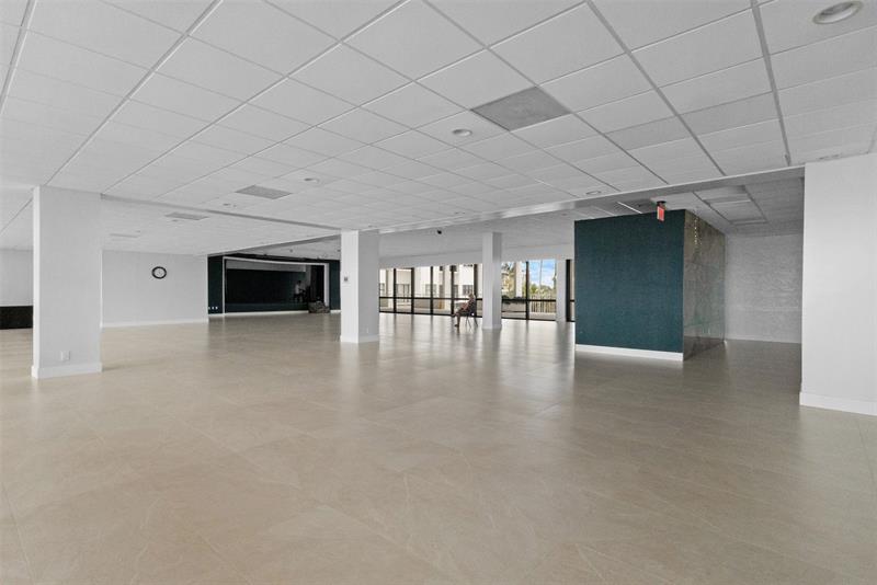 Image 37 of 45 For 2301 Ocean Dr  2608