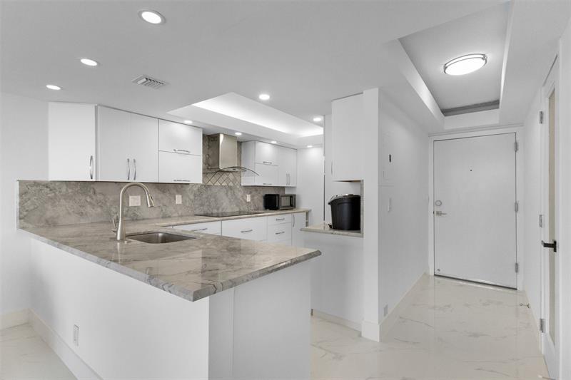Image 9 of 45 For 2301 Ocean Dr  2608