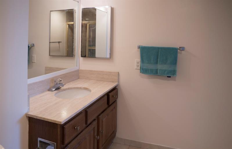 Image 39 of 48 For 1800 Ocean Blvd  511