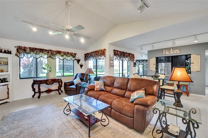 Image 32 of 64 For 5530 Coach House Cir  A