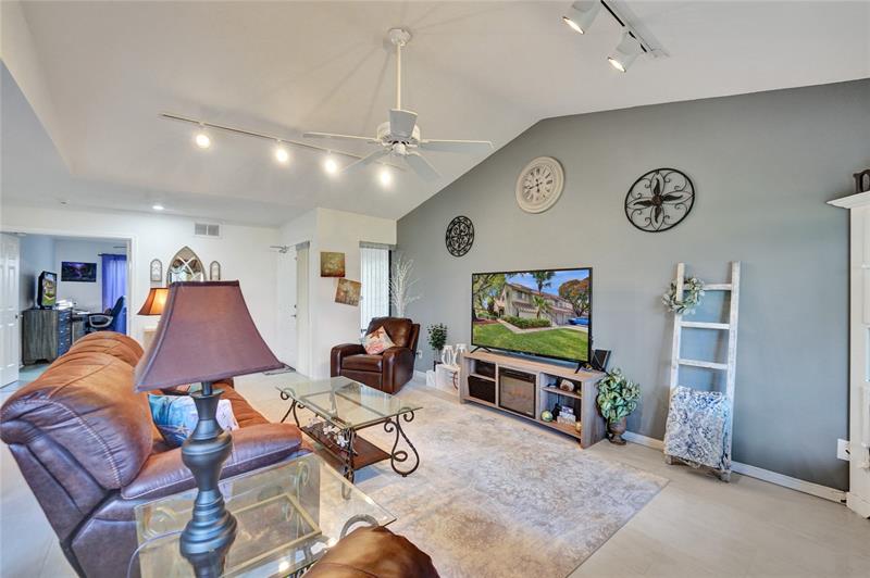 Image 37 of 64 For 5530 Coach House Cir  A
