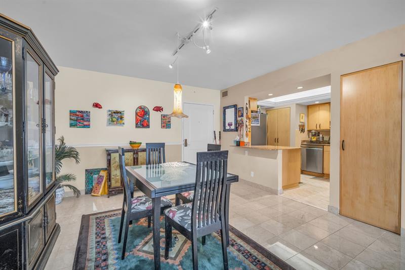 Image 16 of 65 For 1800 Ocean Blvd  804