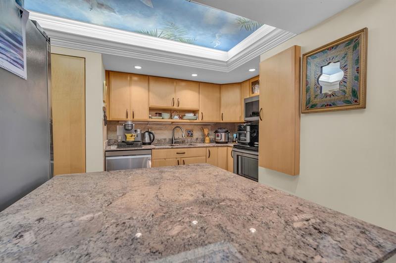 Image 22 of 65 For 1800 Ocean Blvd  804