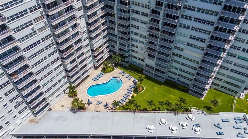Image 18 of 31 For 1920 Ocean Dr  1504