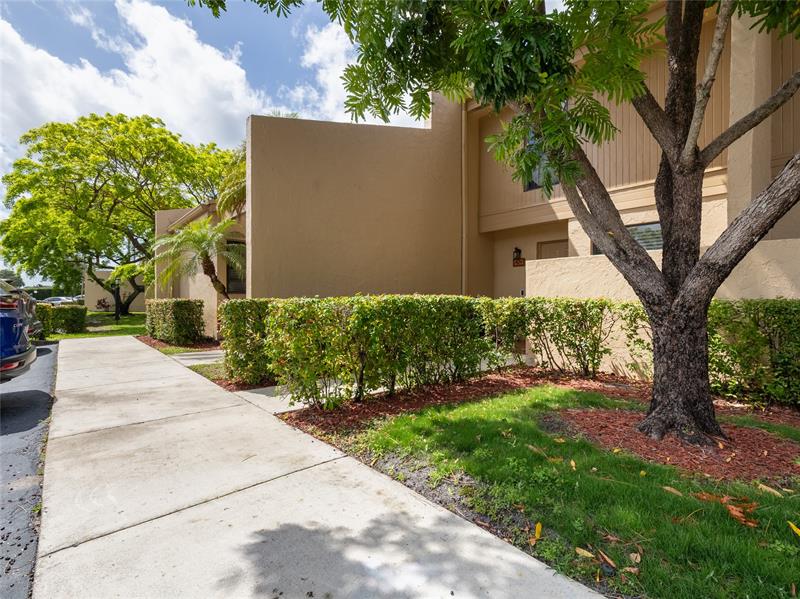 Image 40 of 64 For 1424 97th Ter  280