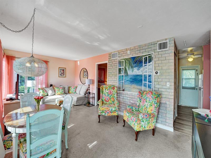 Image 16 of 37 For 1115 14th Pl  19c