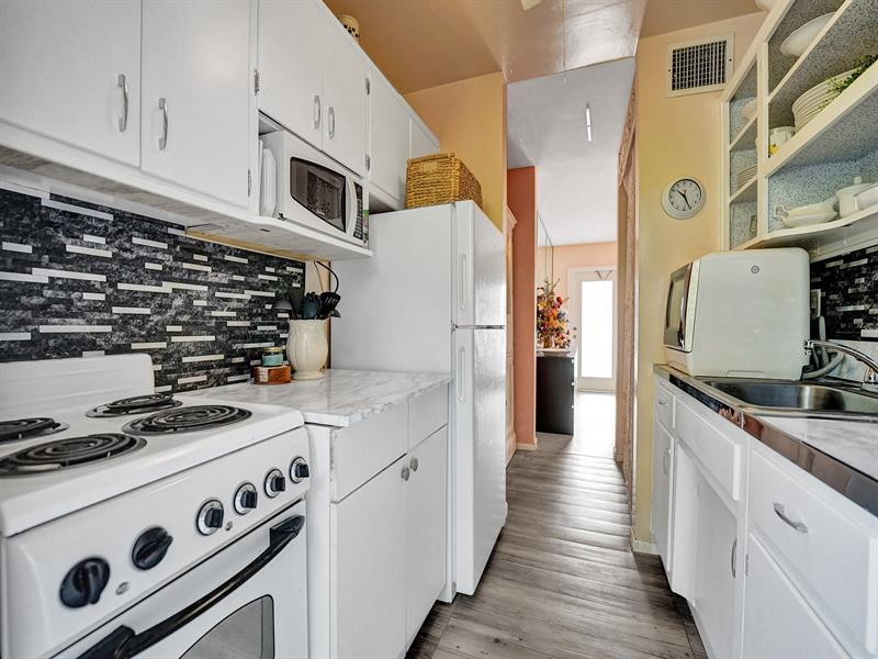 Image 6 of 37 For 1115 14th Pl  19c