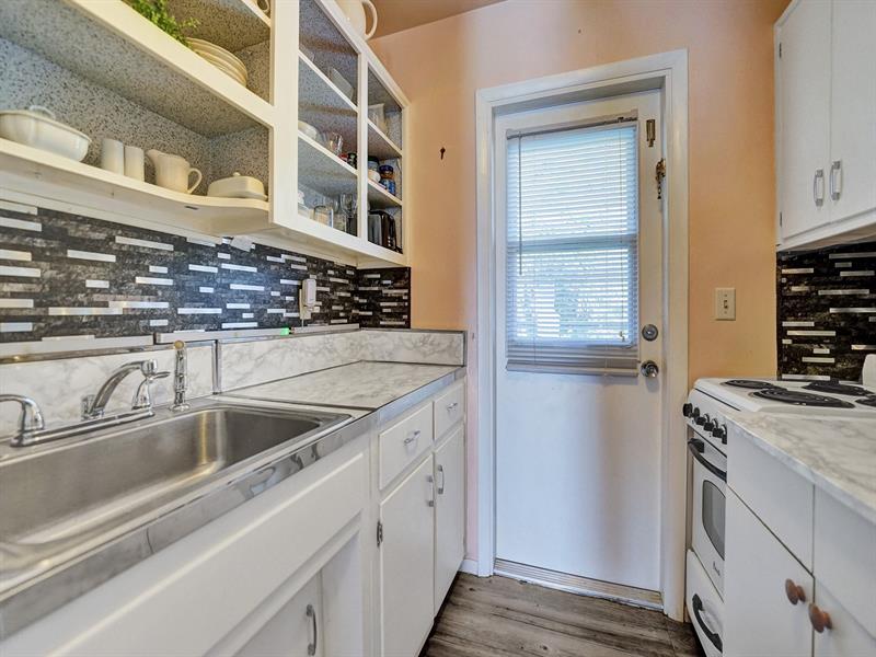 Image 8 of 37 For 1115 14th Pl  19c