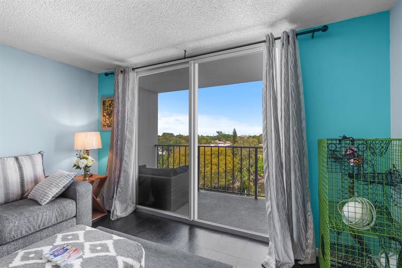 Image 11 of 42 For 1800 Andrews Ave  5b