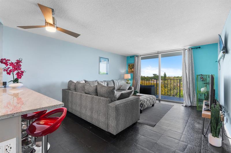 Image 3 of 42 For 1800 Andrews Ave  5b