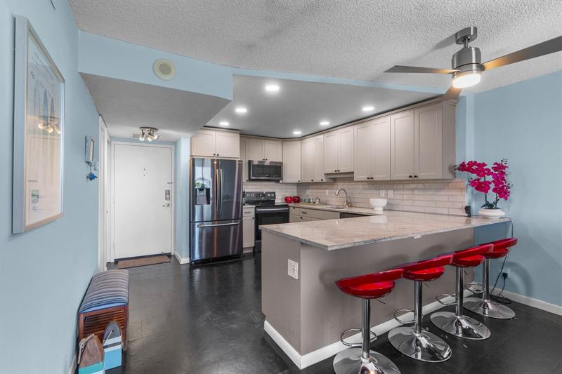 Image 4 of 42 For 1800 Andrews Ave  5b