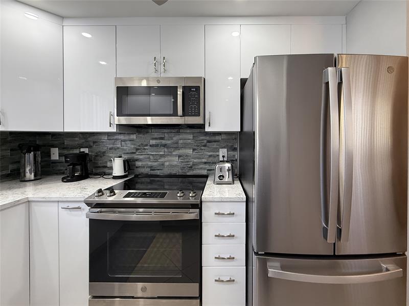 Image 12 of 41 For 7448 Ashmont Cir  312
