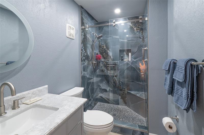 Image 16 of 41 For 7448 Ashmont Cir  312