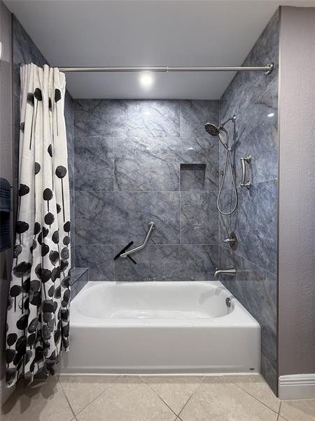 Image 23 of 41 For 7448 Ashmont Cir  312