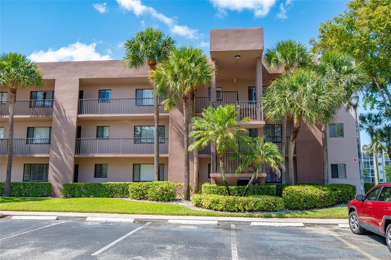 Image 35 of 41 For 7448 Ashmont Cir  312