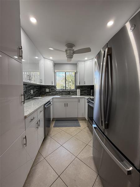Image 8 of 41 For 7448 Ashmont Cir  312