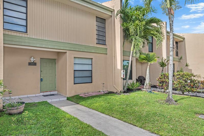Listing Details for 9220 14th St  272, Pembroke Pines, FL 33024
