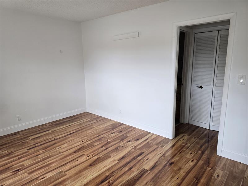 Image 11 of 13 For 2850 Forest Hills Blvd  114