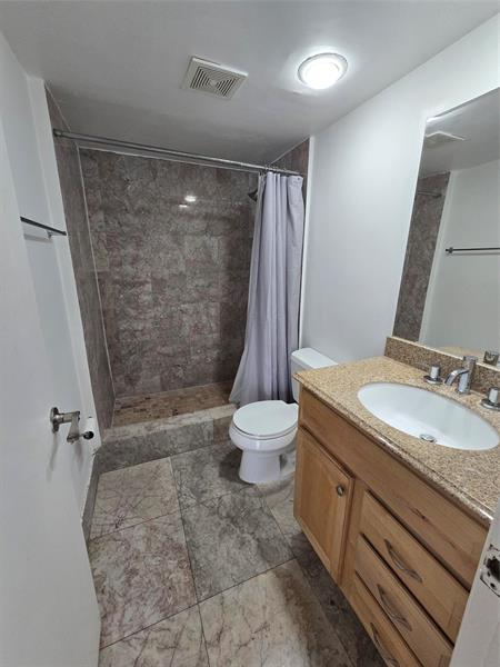Image 12 of 13 For 2850 Forest Hills Blvd  114