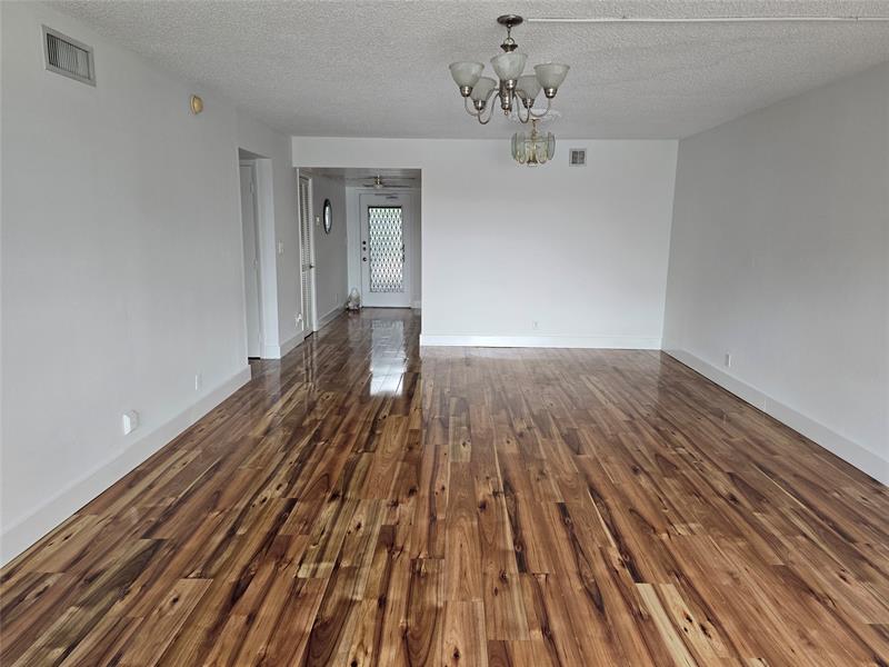 Image 4 of 13 For 2850 Forest Hills Blvd  114