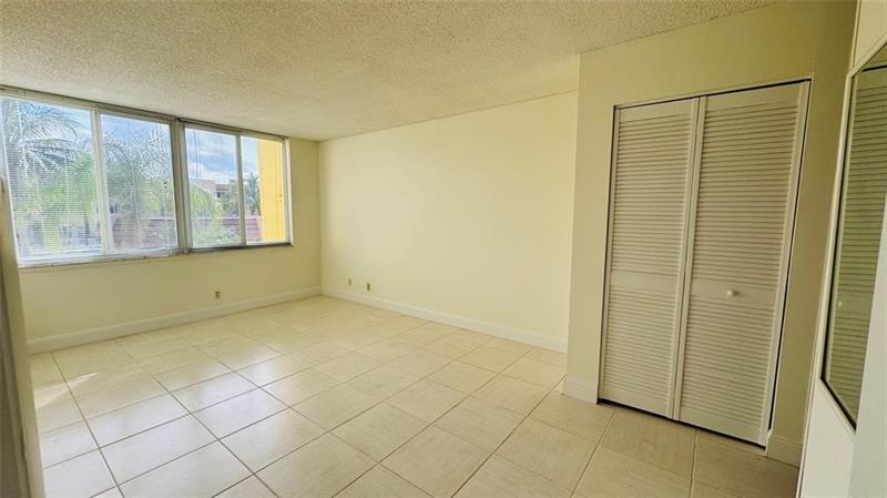 Image 10 of 16 For 6700 Royal Palm Blvd  210d