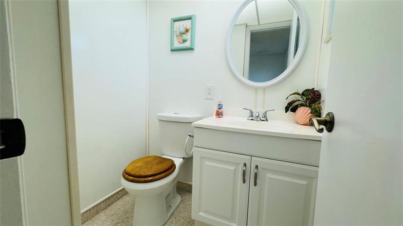 Image 12 of 16 For 6700 Royal Palm Blvd  210d