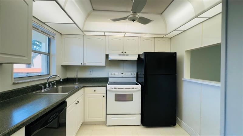 Image 8 of 16 For 6700 Royal Palm Blvd  210d