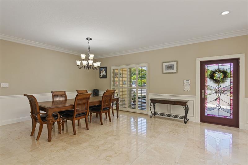 Image 15 of 39 For 16686 Golfview Dr