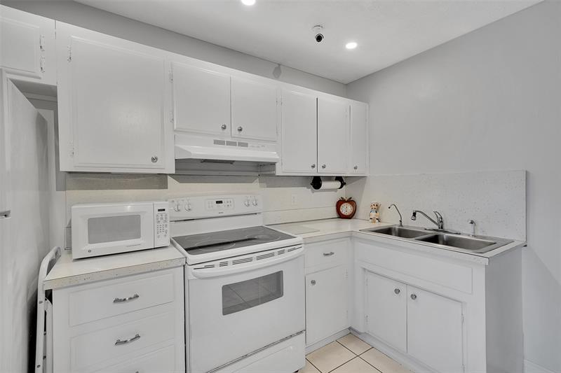 Image 12 of 30 For 4563 16th Terrace