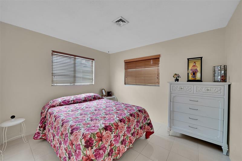 Image 23 of 30 For 4563 16th Terrace