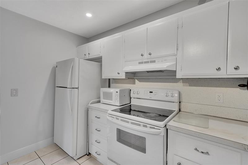 Image 6 of 30 For 4563 16th Terrace