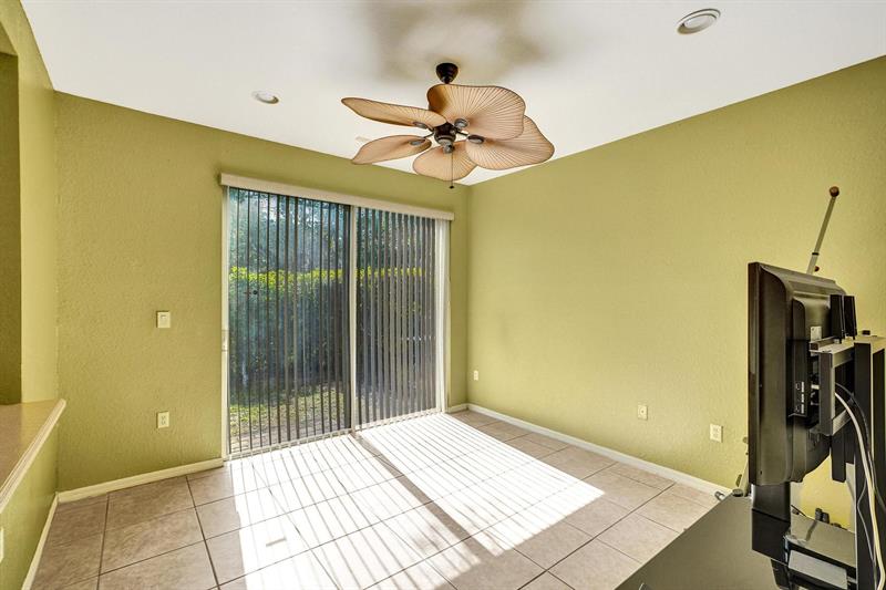 Image 12 of 33 For 3303 Merrick Ln  1002