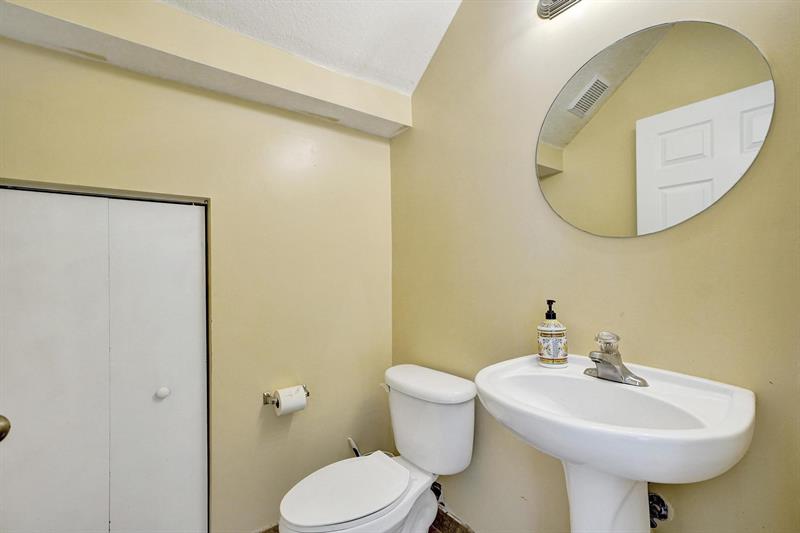 Image 14 of 33 For 3303 Merrick Ln  1002