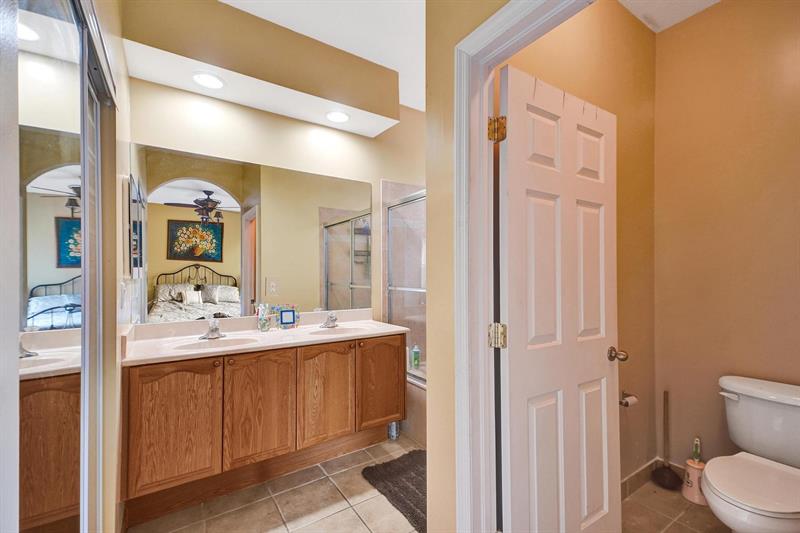 Image 23 of 33 For 3303 Merrick Ln  1002
