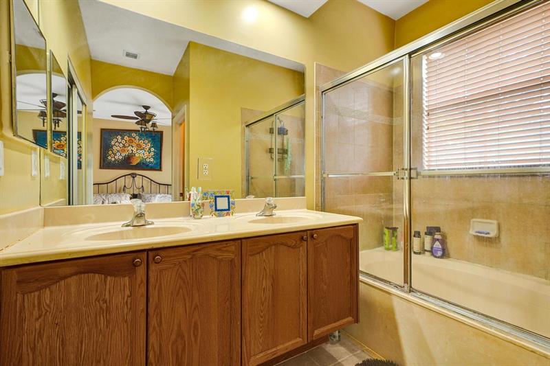 Image 24 of 33 For 3303 Merrick Ln  1002