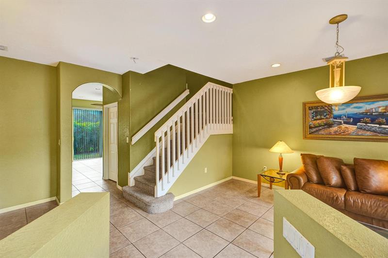 Image 6 of 33 For 3303 Merrick Ln  1002