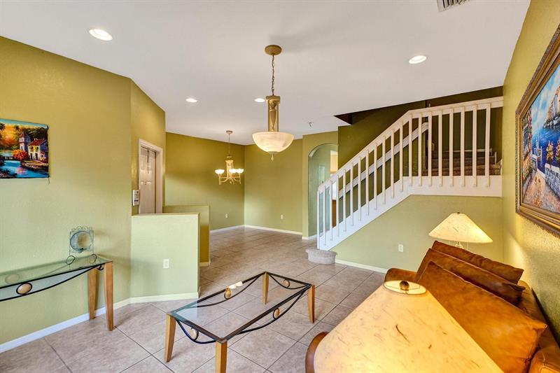 Image 7 of 33 For 3303 Merrick Ln  1002