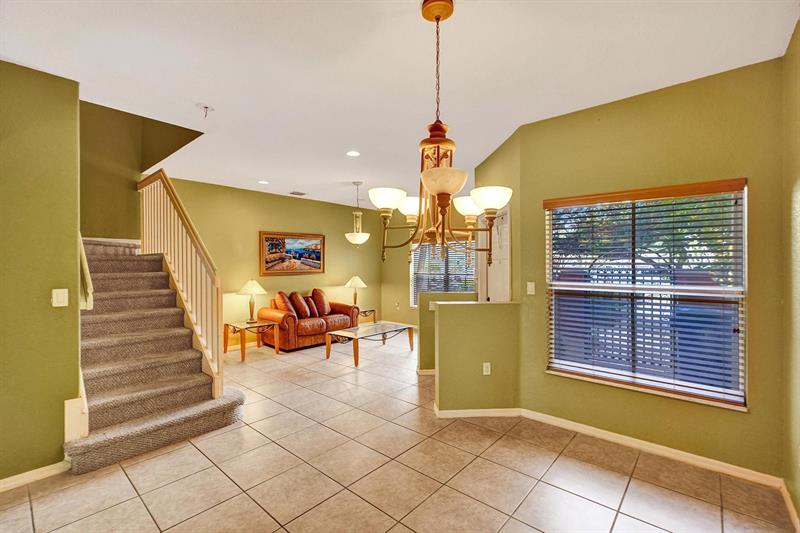 Image 8 of 33 For 3303 Merrick Ln  1002