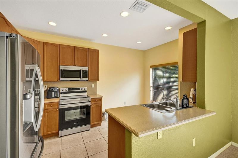 Image 9 of 33 For 3303 Merrick Ln  1002