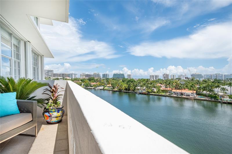 Image 11 of 33 For 9101 Bay Harbor Dr  601