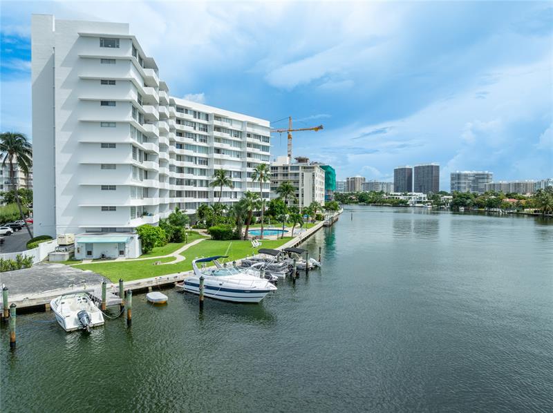 Image 12 of 33 For 9101 Bay Harbor Dr  601