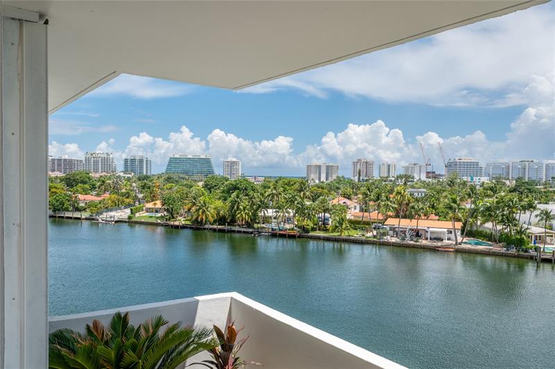 Image 4 of 33 For 9101 Bay Harbor Dr  601