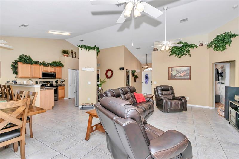 Image 19 of 51 For 10372 41st Ct
