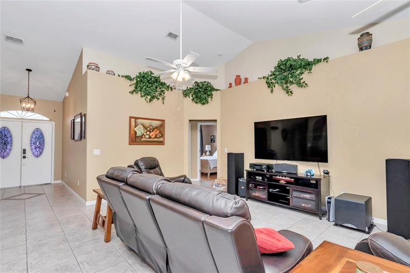 Image 21 of 51 For 10372 41st Ct