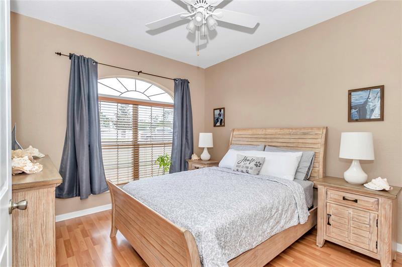 Image 34 of 51 For 10372 41st Ct