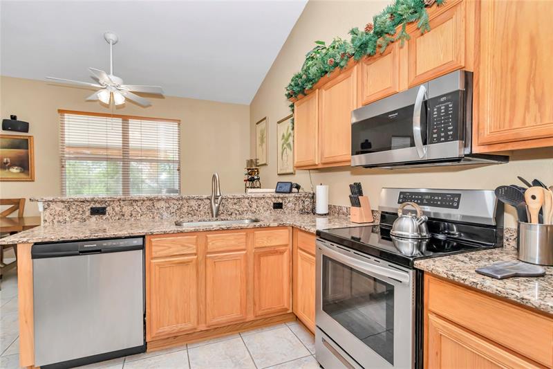 Image 5 of 51 For 10372 41st Ct