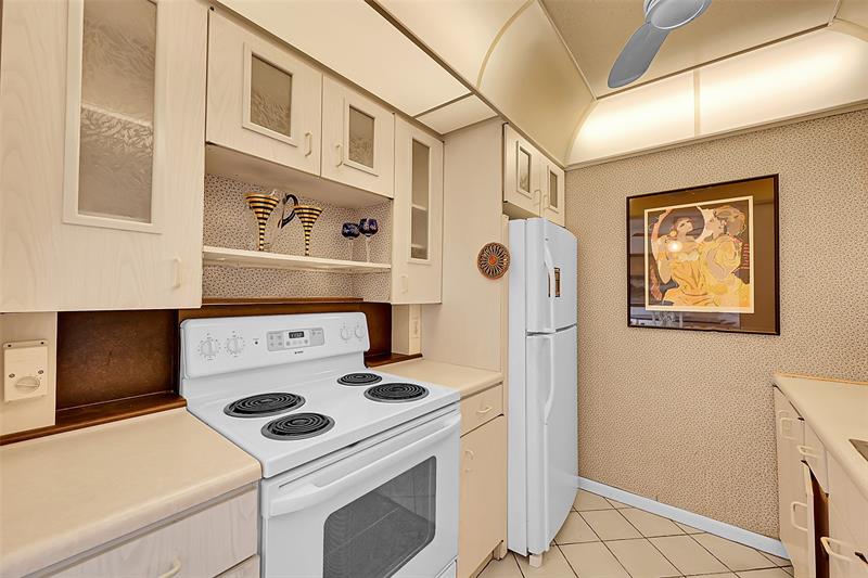 Image 10 of 24 For 2404 Antigua Cir  F4