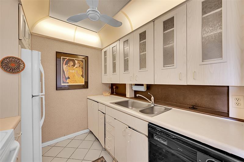 Image 11 of 24 For 2404 Antigua Cir  F4