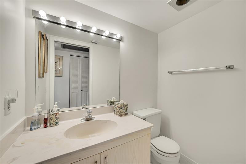Image 13 of 24 For 2404 Antigua Cir  F4
